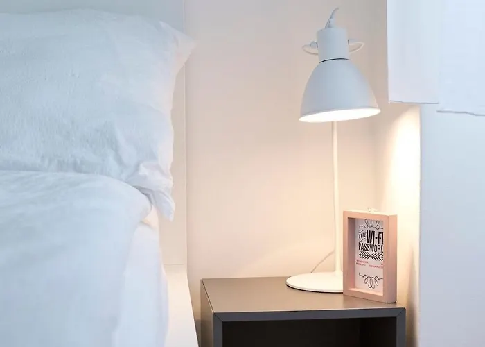 Modern 1br By Rochusmarkt Walk To Center Appartement *